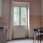 Apartment Le Thannois - 2 Chambres, Salon, Cuisine Equipee, Parking Et Wifi Gratuit *