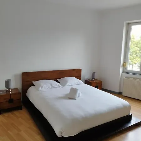 Le Thannois - 2 Chambres, Salon, Cuisine équipée, Parking Et Wifi Gratuit Appartamento *