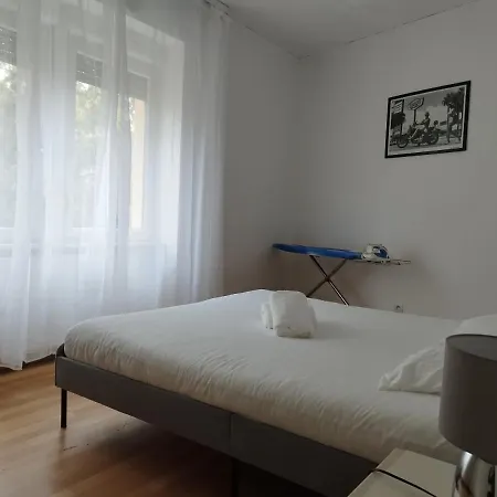 Le Thannois - 2 Chambres, Salon, Cuisine Equipee, Parking Et Wifi Gratuit Μυλούζη
