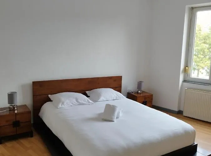 Le Thannois - 2 Chambres, Salon, Cuisine Equipee, Parking Et Wifi Gratuit Appartement *