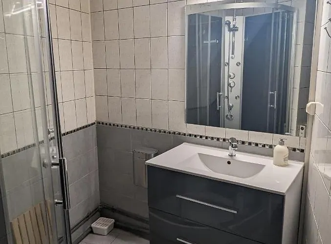 Le Thannois - 2 Chambres, Salon, Cuisine équipée, Parking Et Wifi Gratuit